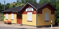 Bahnhof Hänichen (Goldene Höhe) - Gebäude - Wartehalle - Giebelseite aus Richtung Possendorf