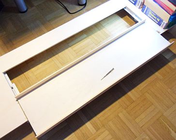 Bahnhof Bannewitz - Anlagenaufbau - Mechanischer Aufbau der Schiebeb&uuml;hne - Die B&uuml;hne kann somit auch &uuml;ber den Anlagenrand gezogen werden.